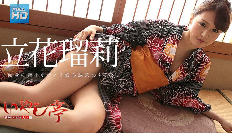 MAAN-913【サーファー釘付け！江ノ島で出逢った奇跡のデカ乳Hcupモデル！】Tシャツ脱ぎ捨て